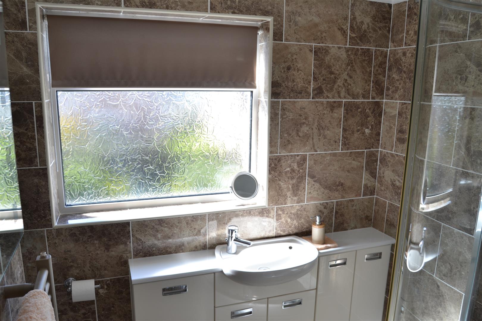 SHOWER ROOM